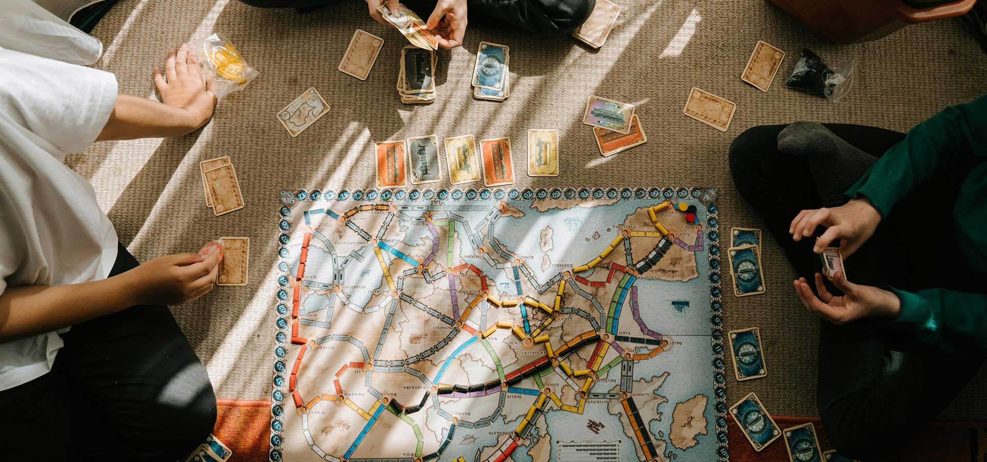 Speel gezellig een bordspel tijdens de kerstdagen.