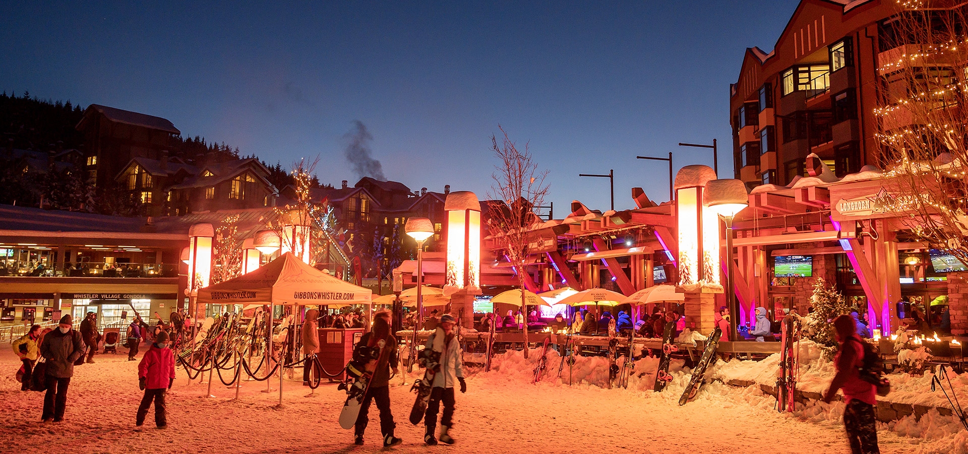 Geniet van de gezelligheid in één van de après ski’s bij Whistler.