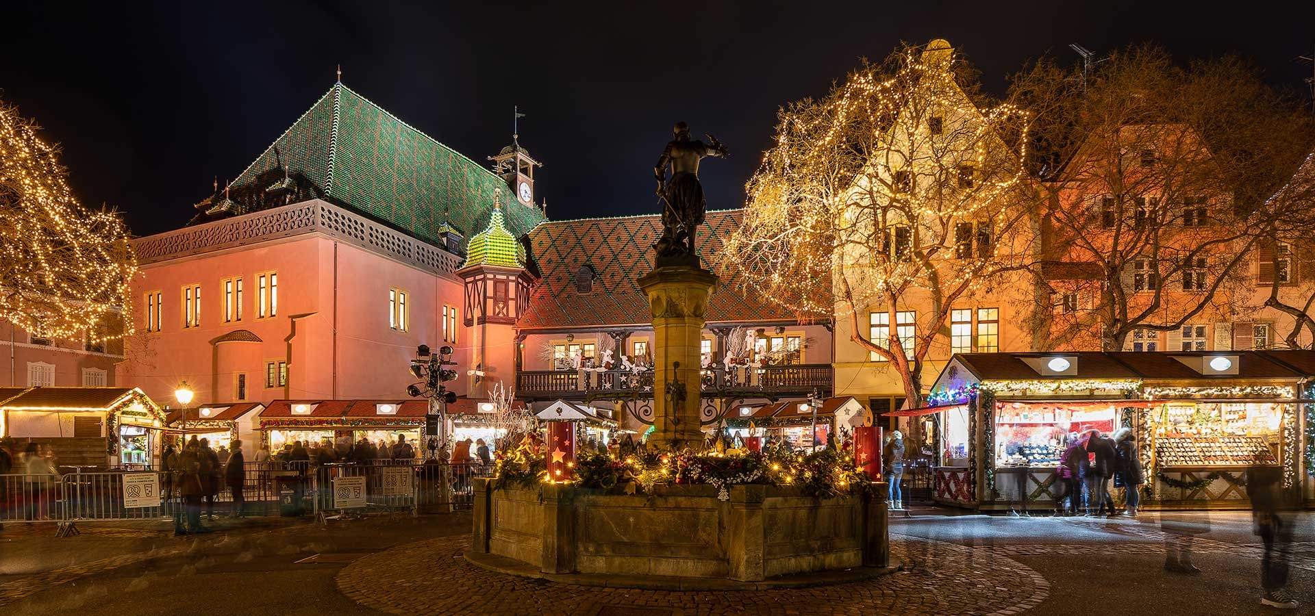 Kerstmarkt in het centrum van Colmar.