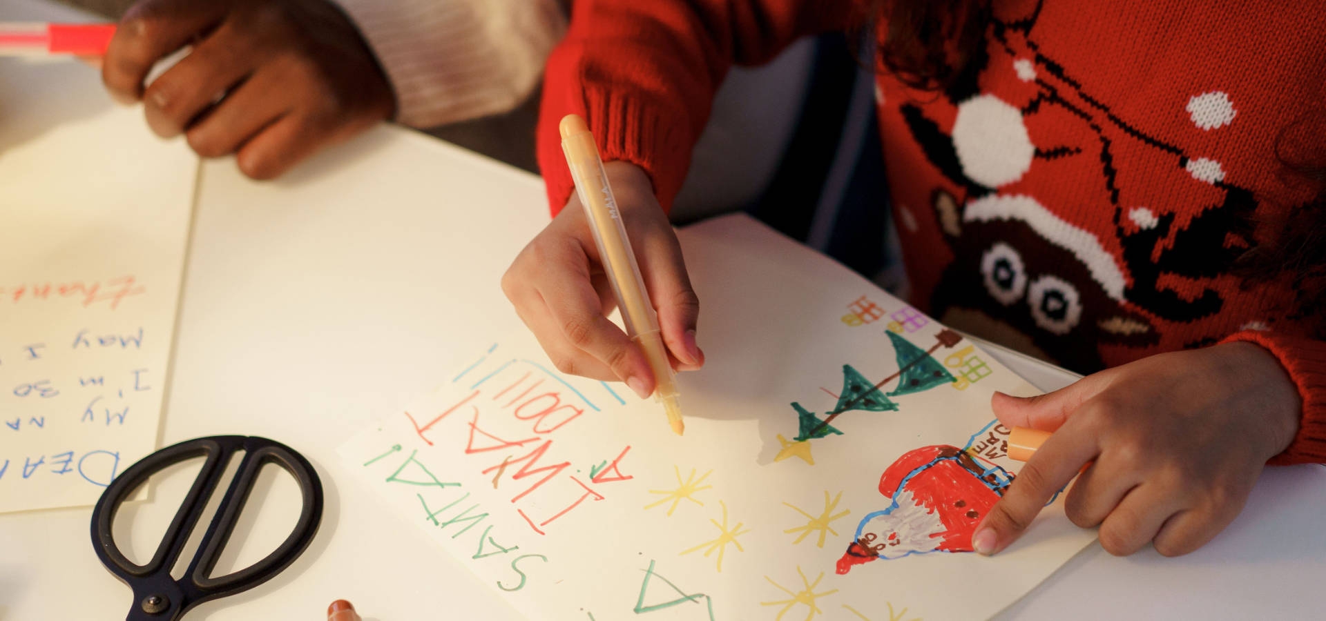 Gedeeld kerstverlanglijstje voor cadeaus onder de boom