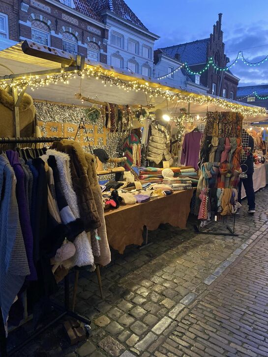 gezellige kramen en foodtrucks!