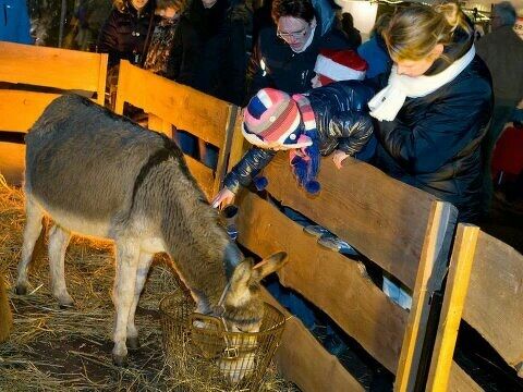 De kerstman is altijd aanwezig in het centrum van Beilen