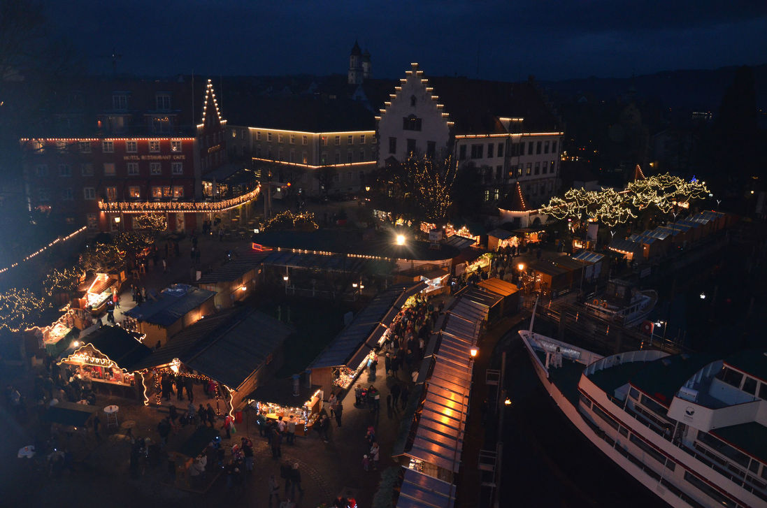  Kerstmarkt in de haven van Lindau in Lindau