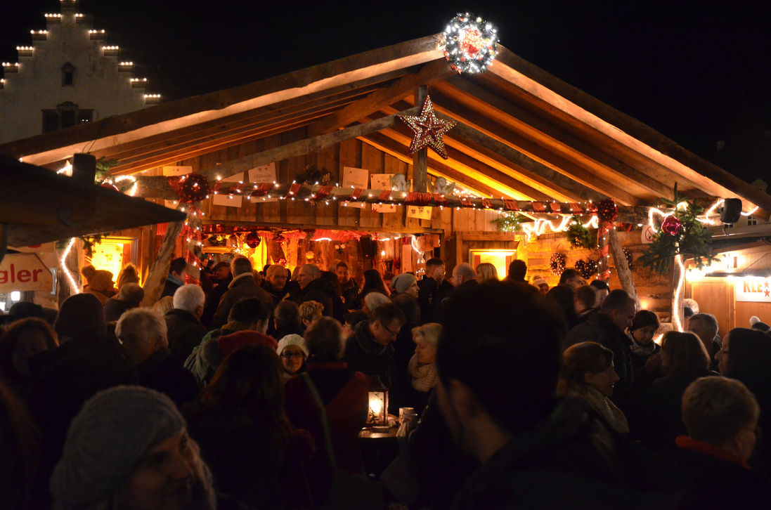  Kerstmarkt in de haven van Lindau in Lindau