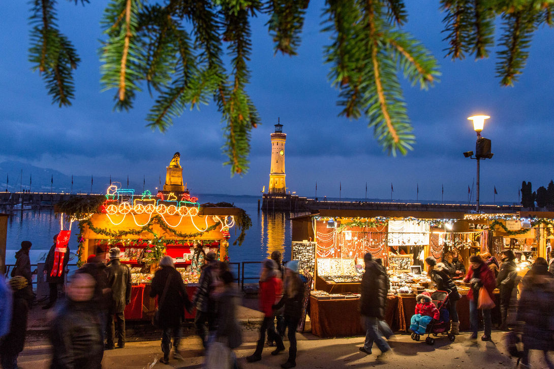  Kerstmarkt in de haven van Lindau in Lindau