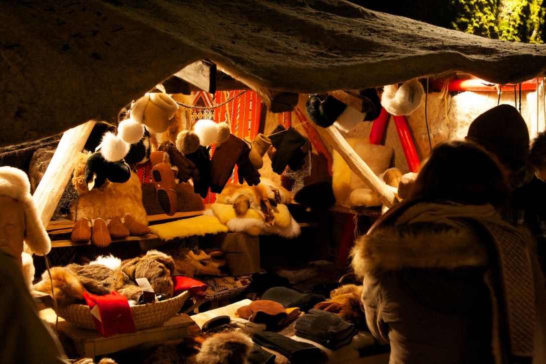  Kerstmarkt in Katharinenhospital in Regensburg