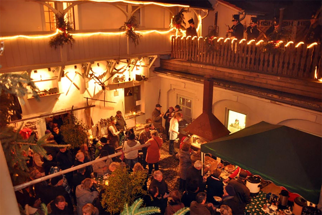  Kerstmarkt in Lutherstadt Eisleben in Eisleben