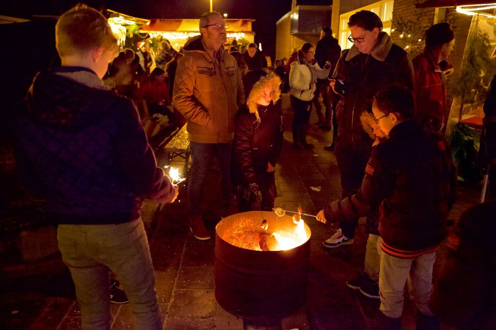  Midwinter Fair Opeinde in Opeinde