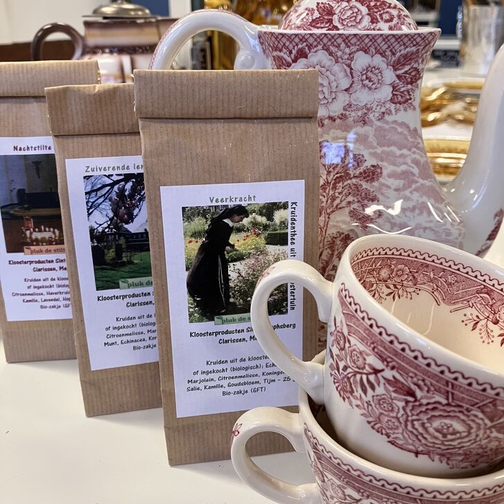  Vintage & Brocante Kerst Festival in Warenhuis Strant, Haren, Oss in Oss